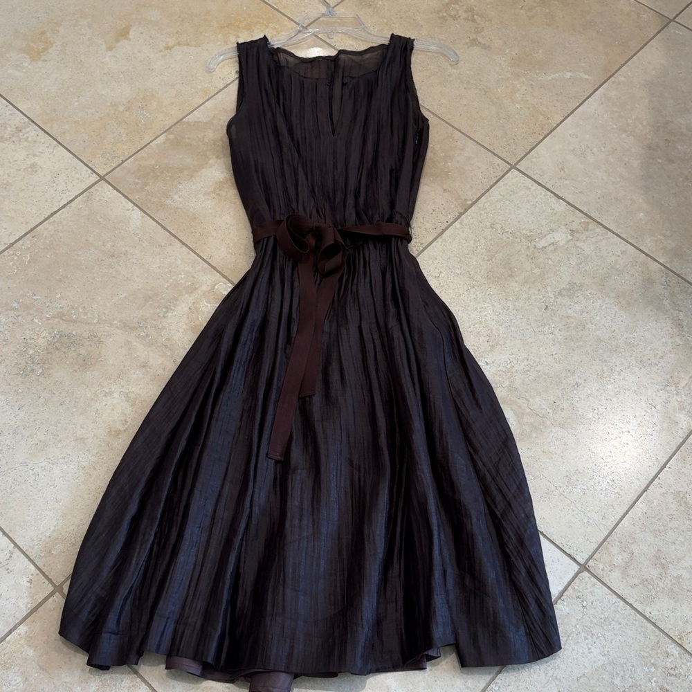 Elegant Brown Sleeveless Dress